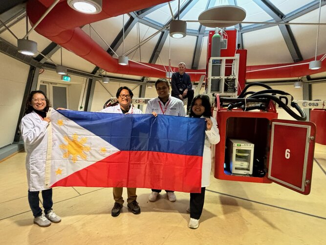 Philippines’ research team with Large Diameter Centrifuge