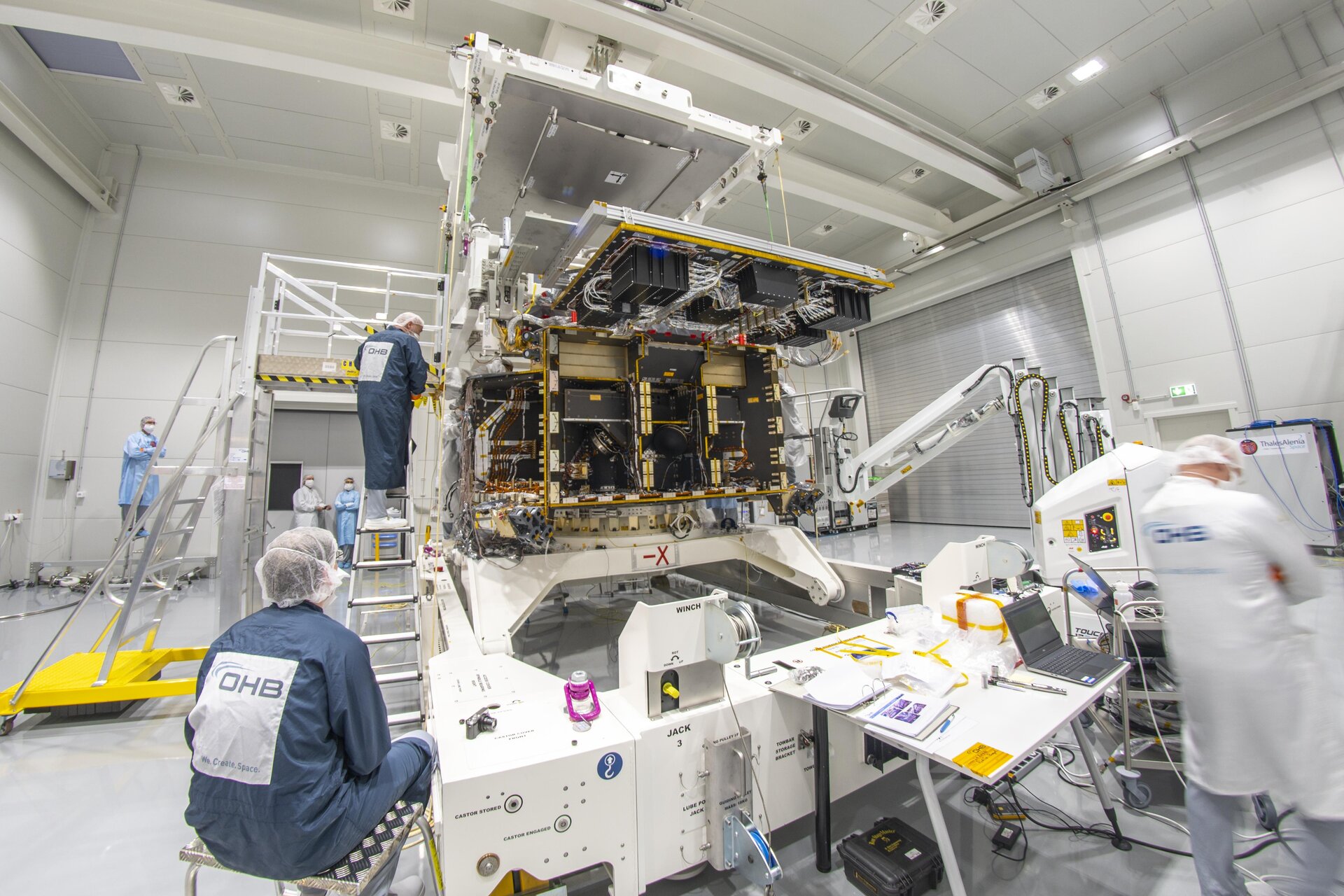 Plato’s eyes meet brain